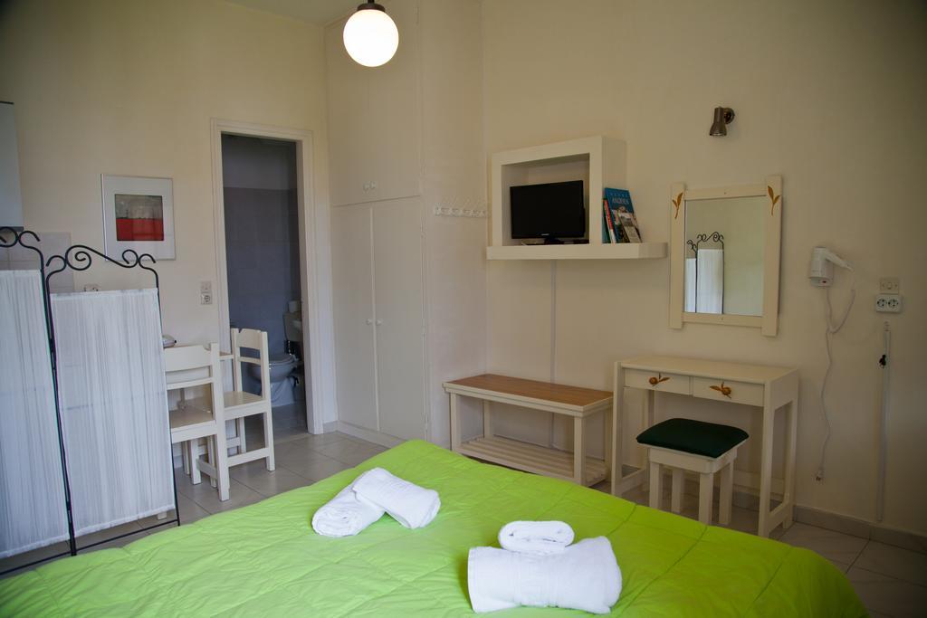 Theo Studios & Apartments Spetses Town Bilik gambar