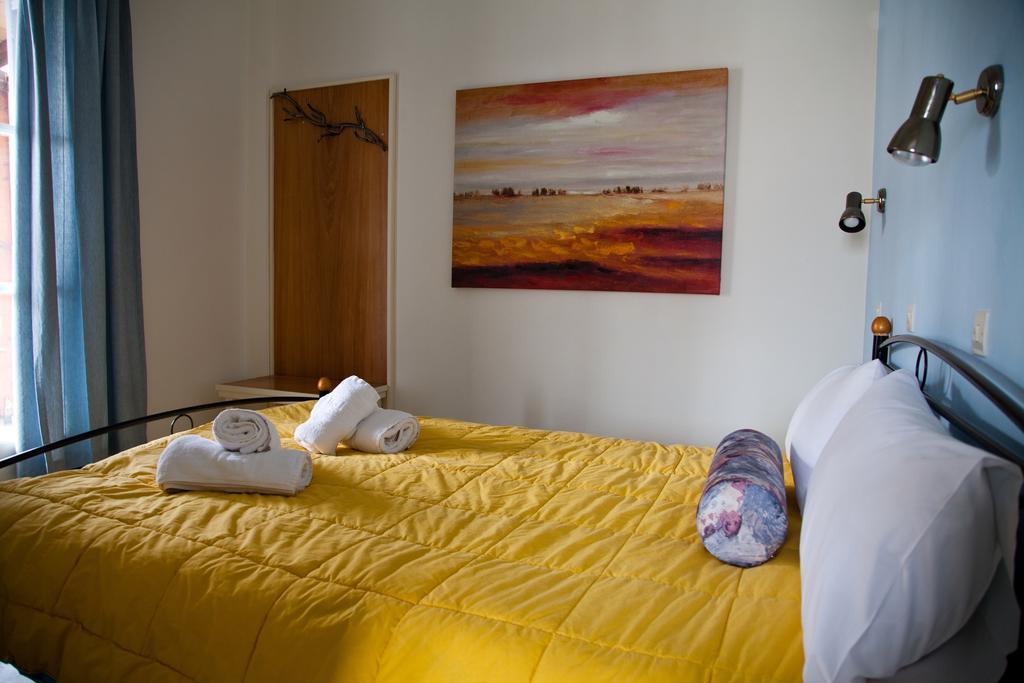 Theo Studios & Apartments Spetses Town Bilik gambar