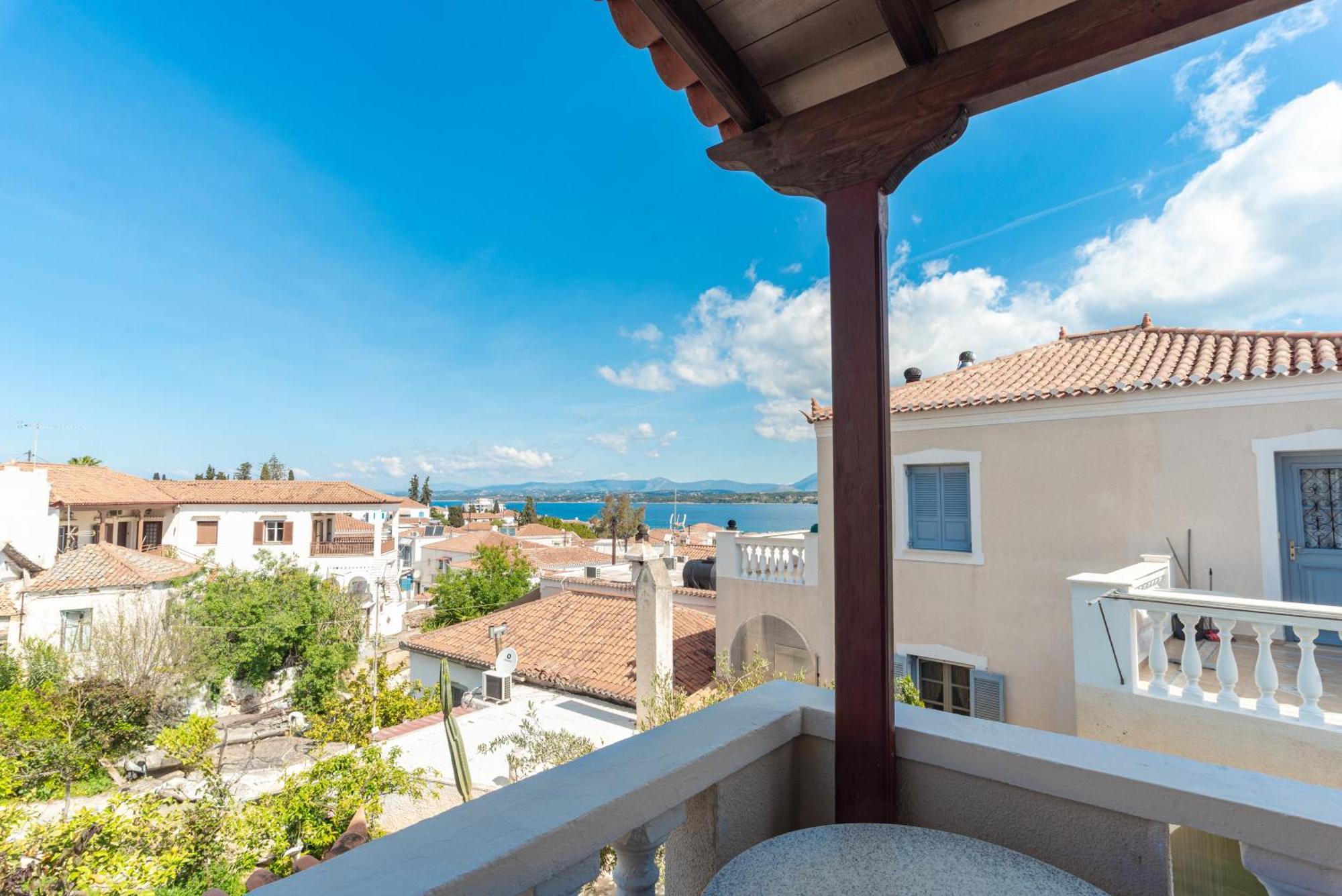Theo Studios & Apartments Spetses Town Luaran gambar