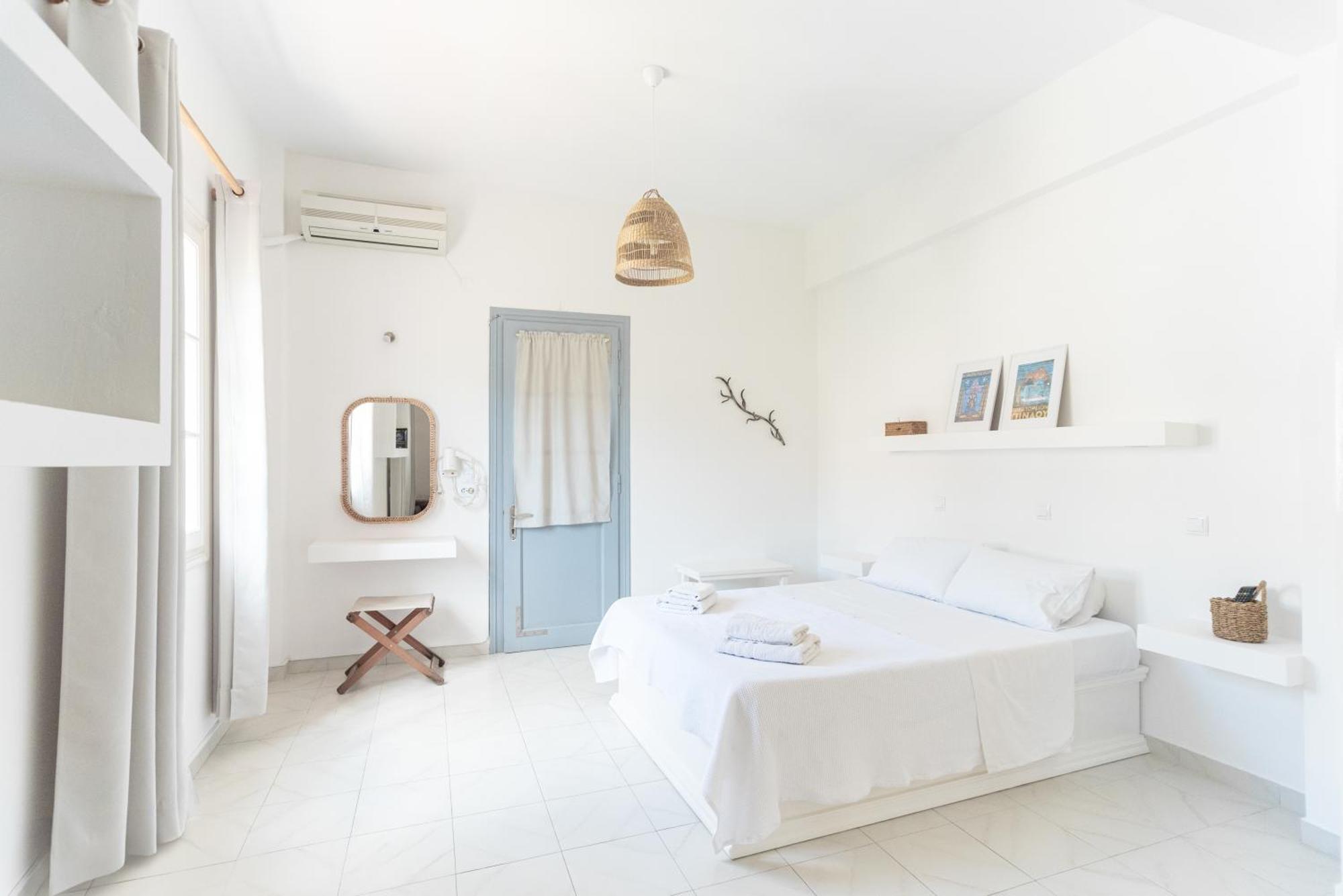 Theo Studios & Apartments Spetses Town Luaran gambar