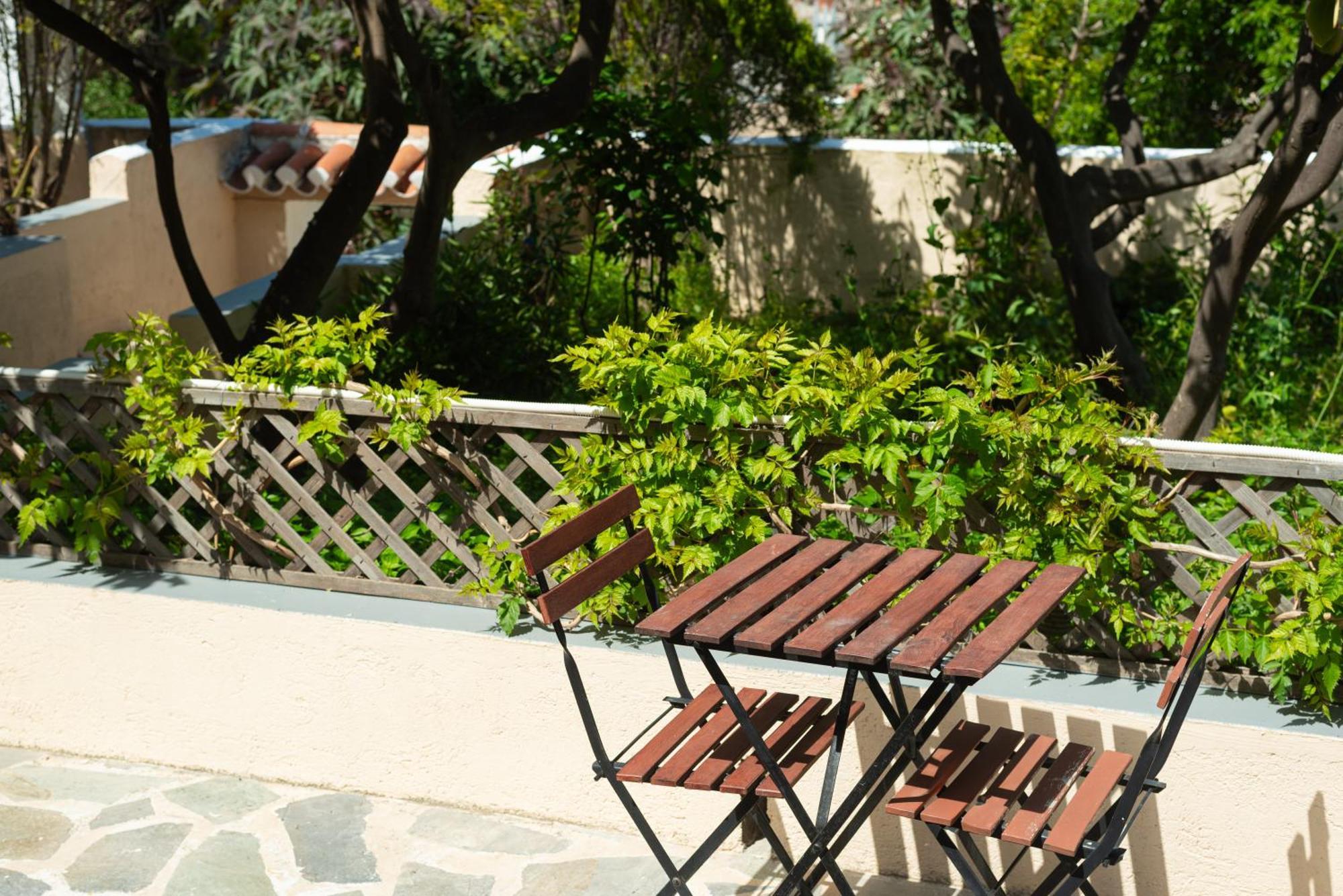 Theo Studios & Apartments Spetses Town Luaran gambar