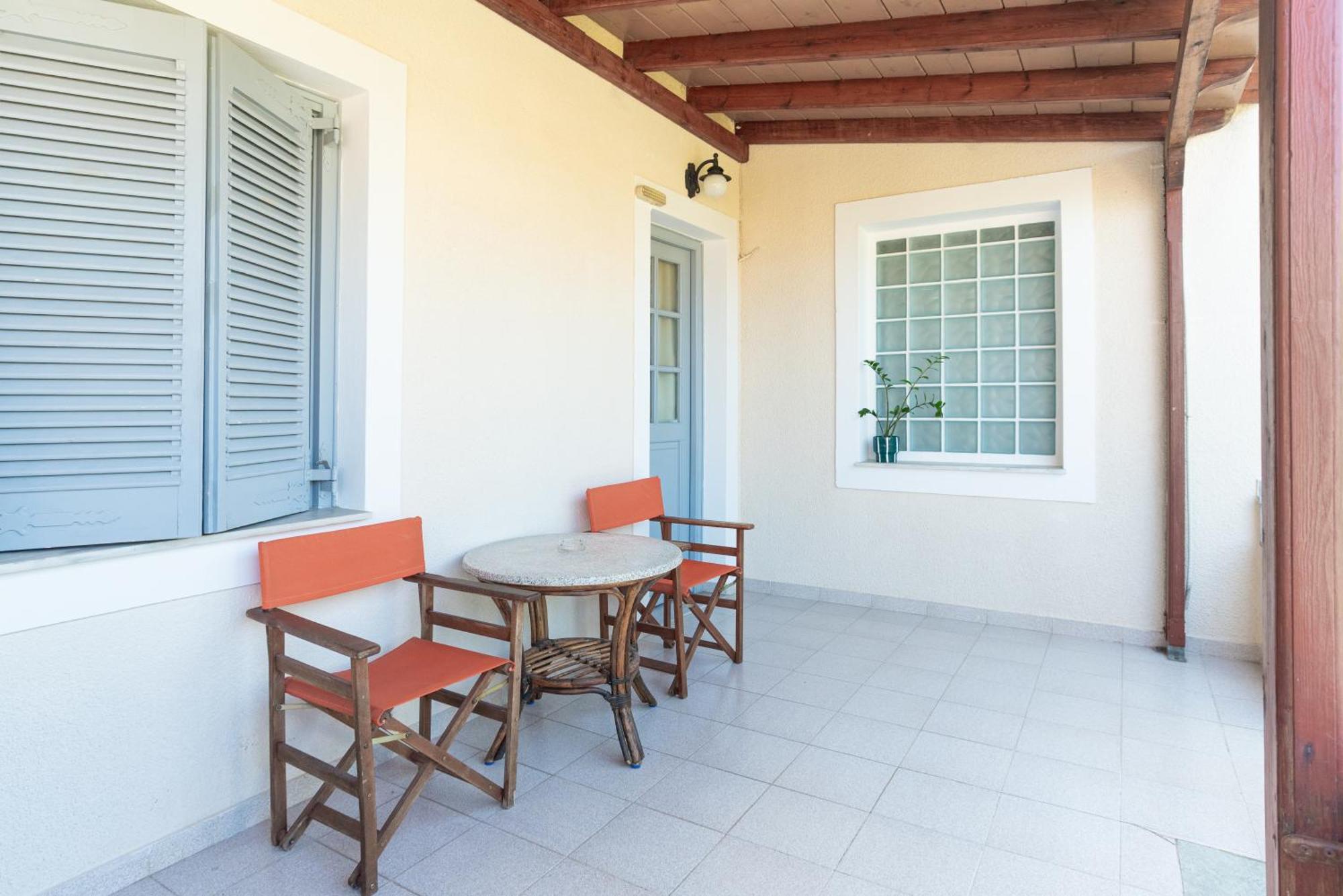 Theo Studios & Apartments Spetses Town Luaran gambar