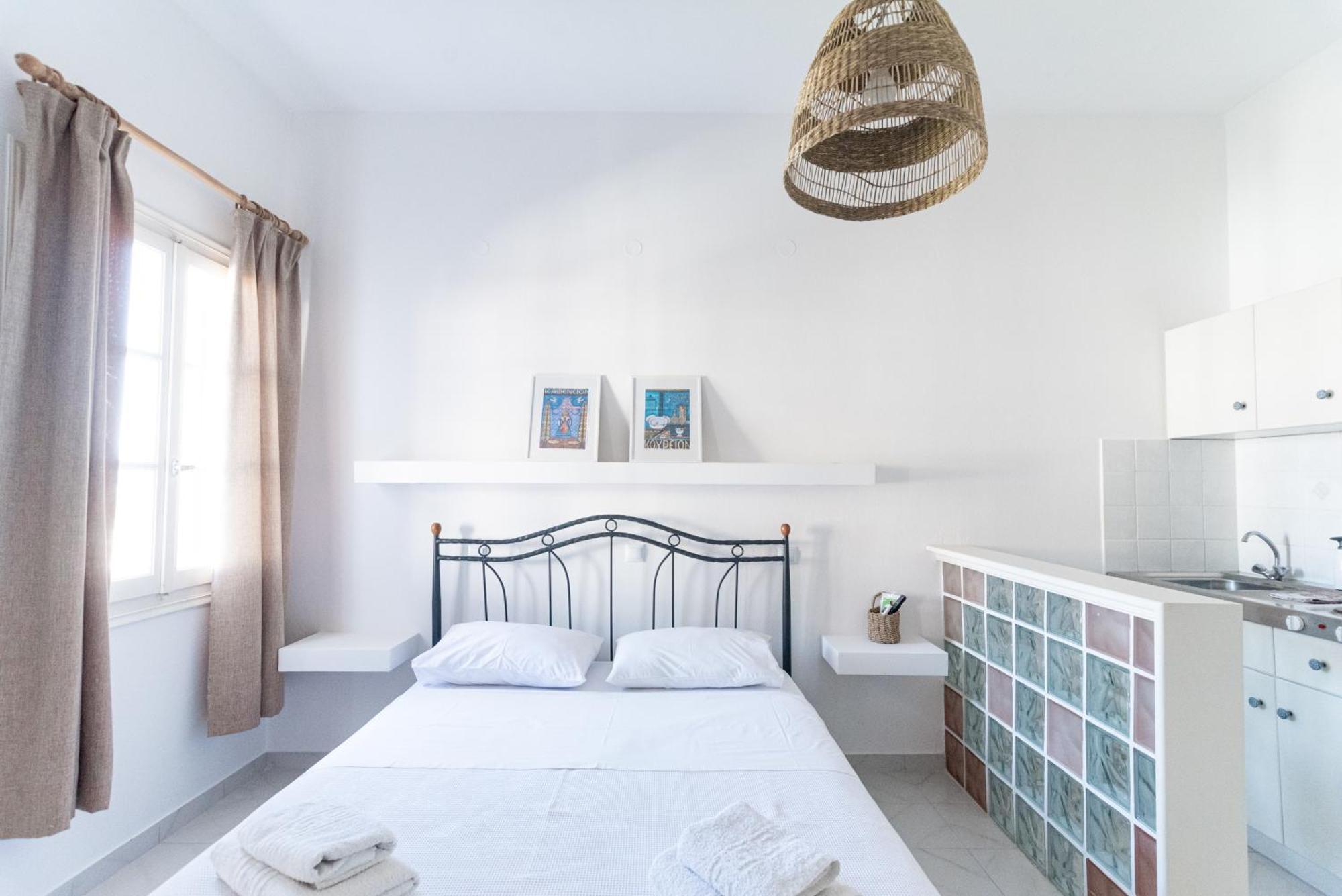 Theo Studios & Apartments Spetses Town Luaran gambar