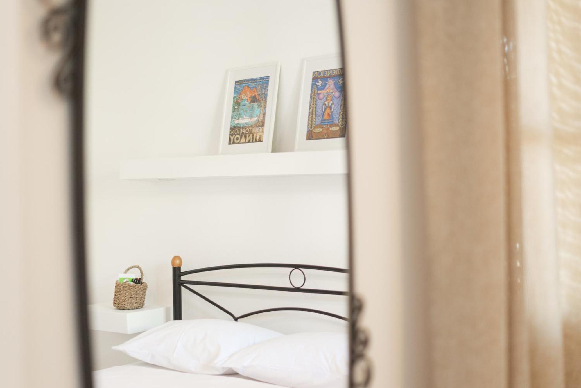 Theo Studios & Apartments Spetses Town Luaran gambar