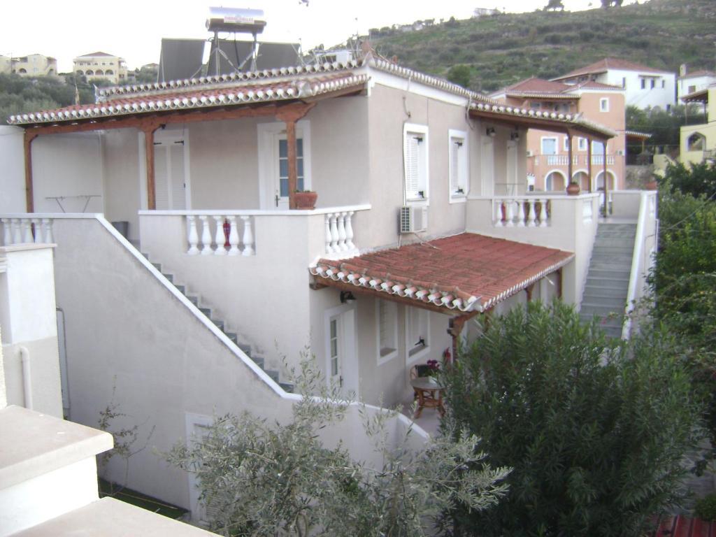 Theo Studios & Apartments Spetses Town Luaran gambar