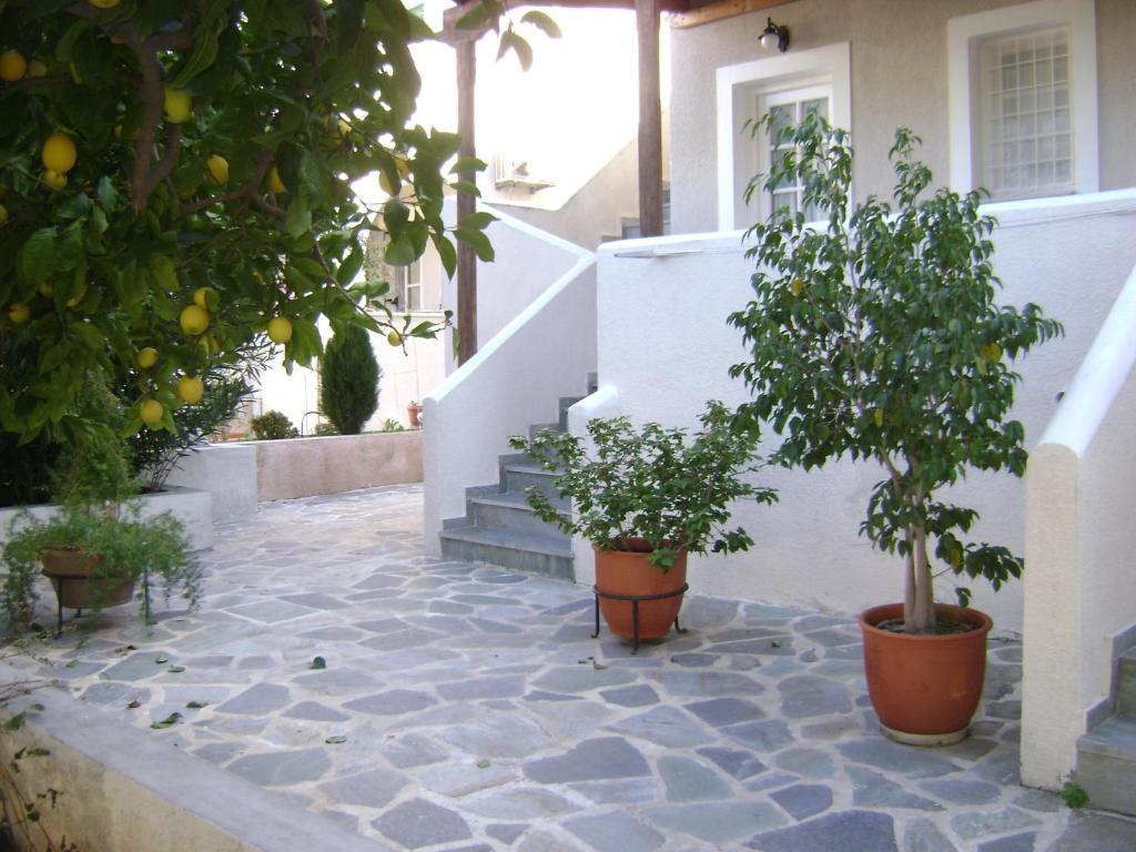Theo Studios & Apartments Spetses Town Luaran gambar