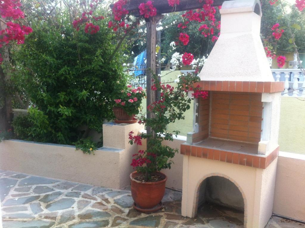 Theo Studios & Apartments Spetses Town Luaran gambar