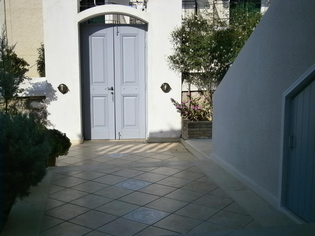 Theo Studios & Apartments Spetses Town Bilik gambar