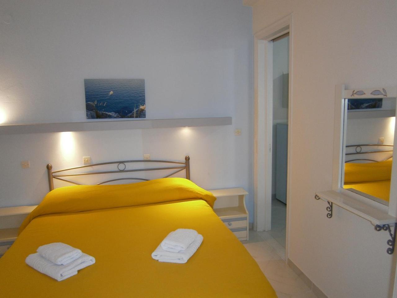 Theo Studios & Apartments Spetses Town Luaran gambar