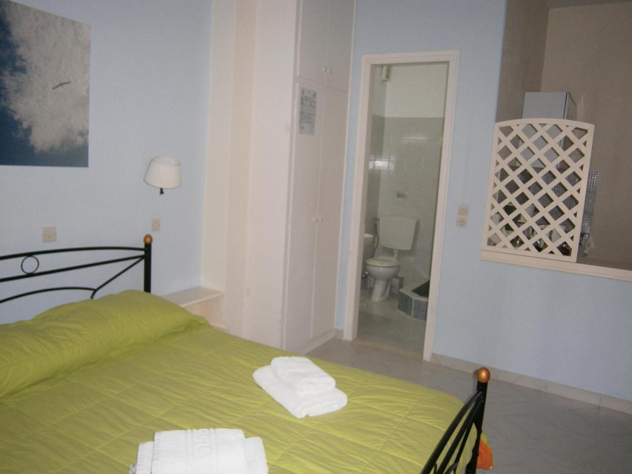 Theo Studios & Apartments Spetses Town Luaran gambar