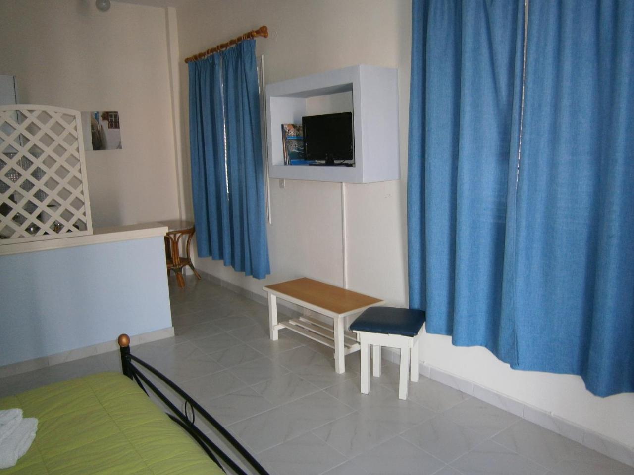 Theo Studios & Apartments Spetses Town Luaran gambar